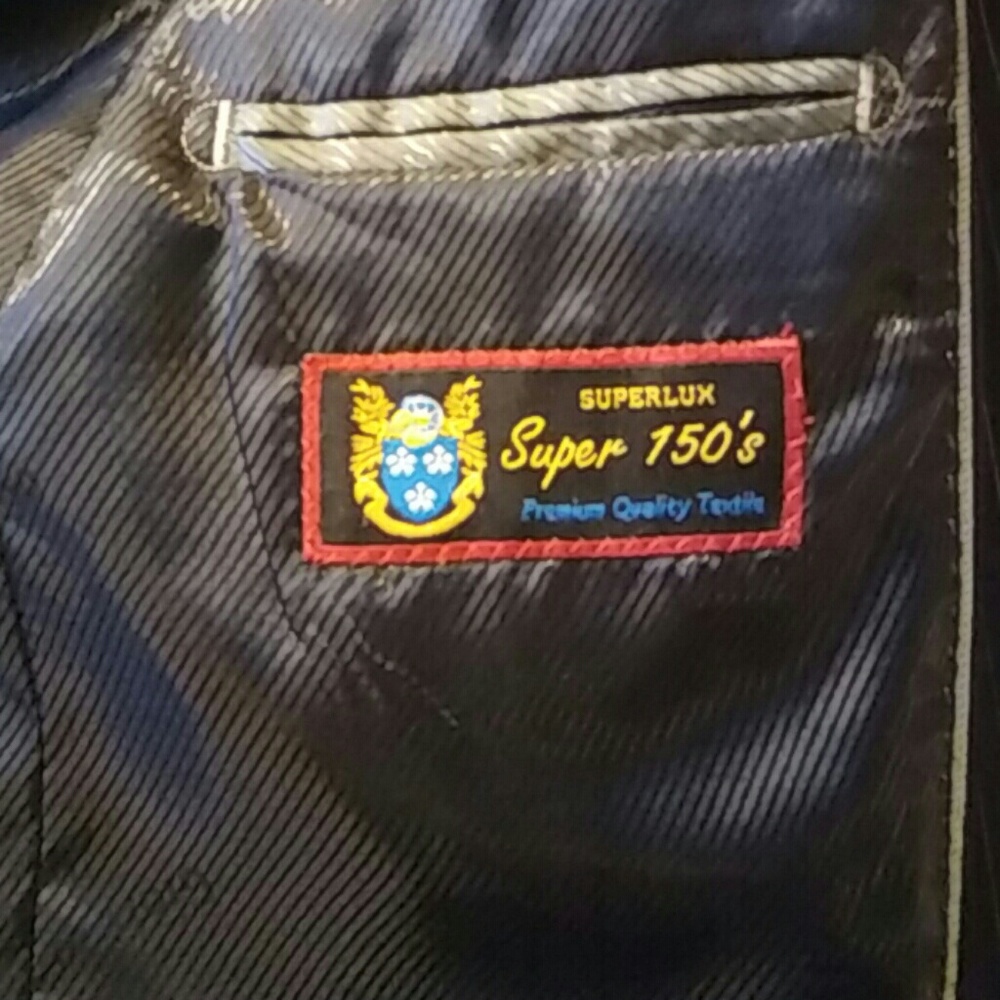 Suit - Picture 4 of 4